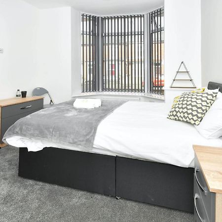 Townhouse @ Chiltern Place Newcastle Under Lyme Silverdale  Exteriör bild