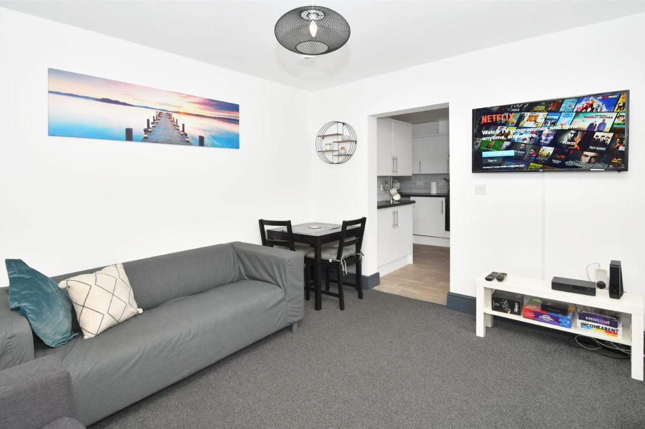 Townhouse @ Chiltern Place Newcastle Under Lyme Silverdale  Exteriör bild