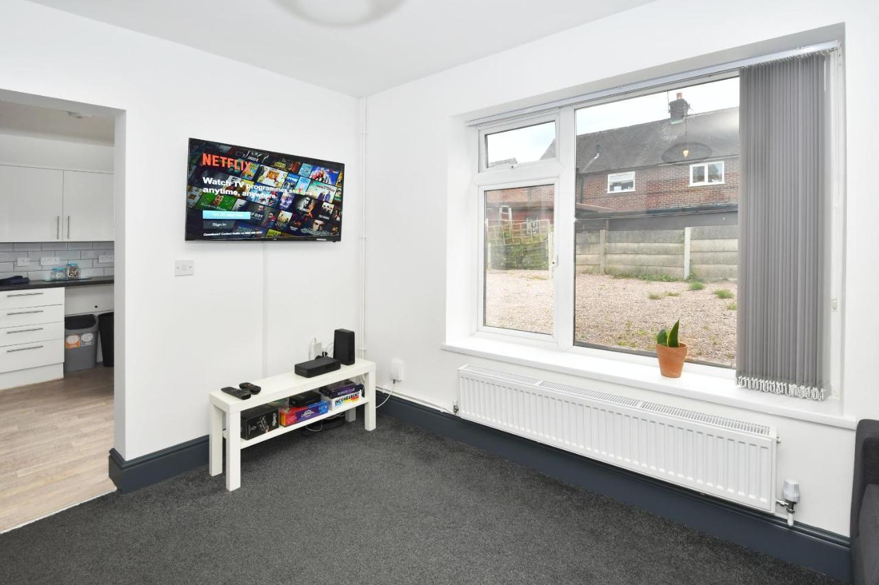Townhouse @ Chiltern Place Newcastle Under Lyme Silverdale  Exteriör bild
